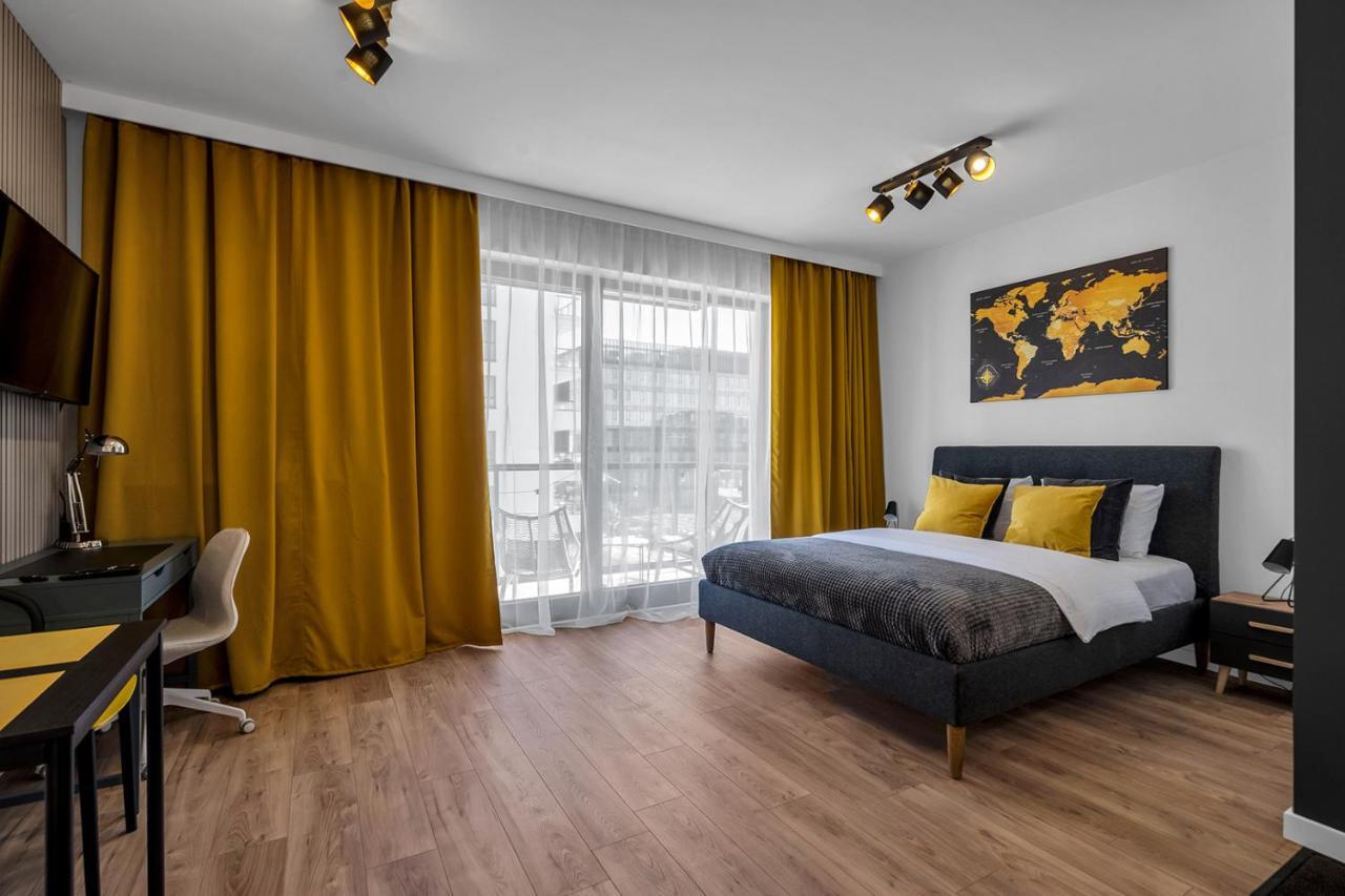 Lotnisko Chopina Modern Studio Варшава Экстерьер фото